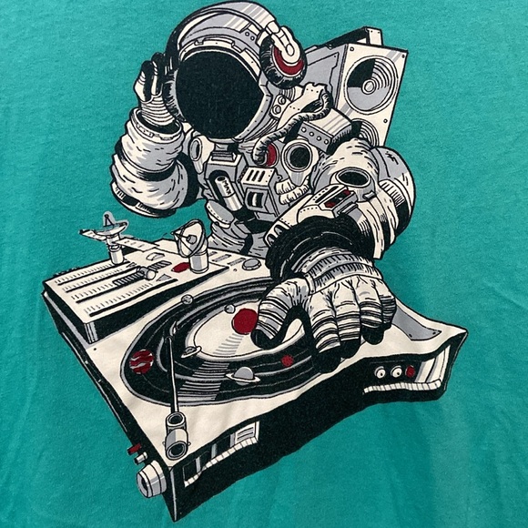 Kids space dj t-shirt, medium (8) - Picture 2 of 4
